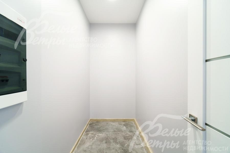 Гардеробная на первом этаже