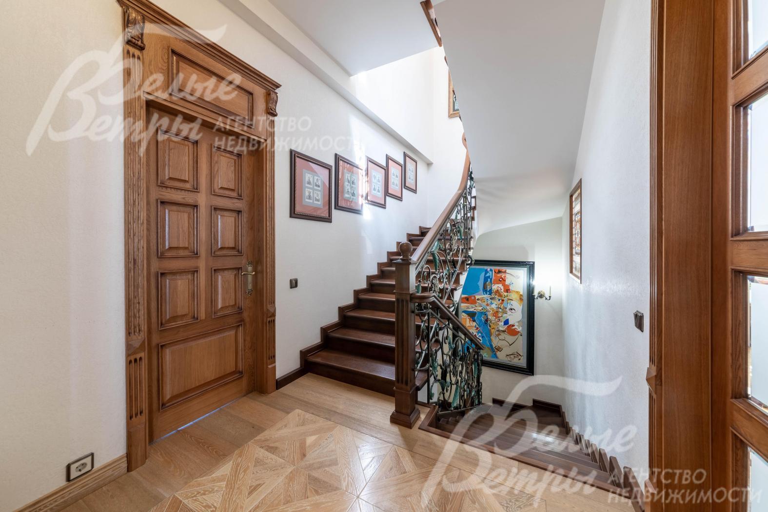 Холл 2го этажа