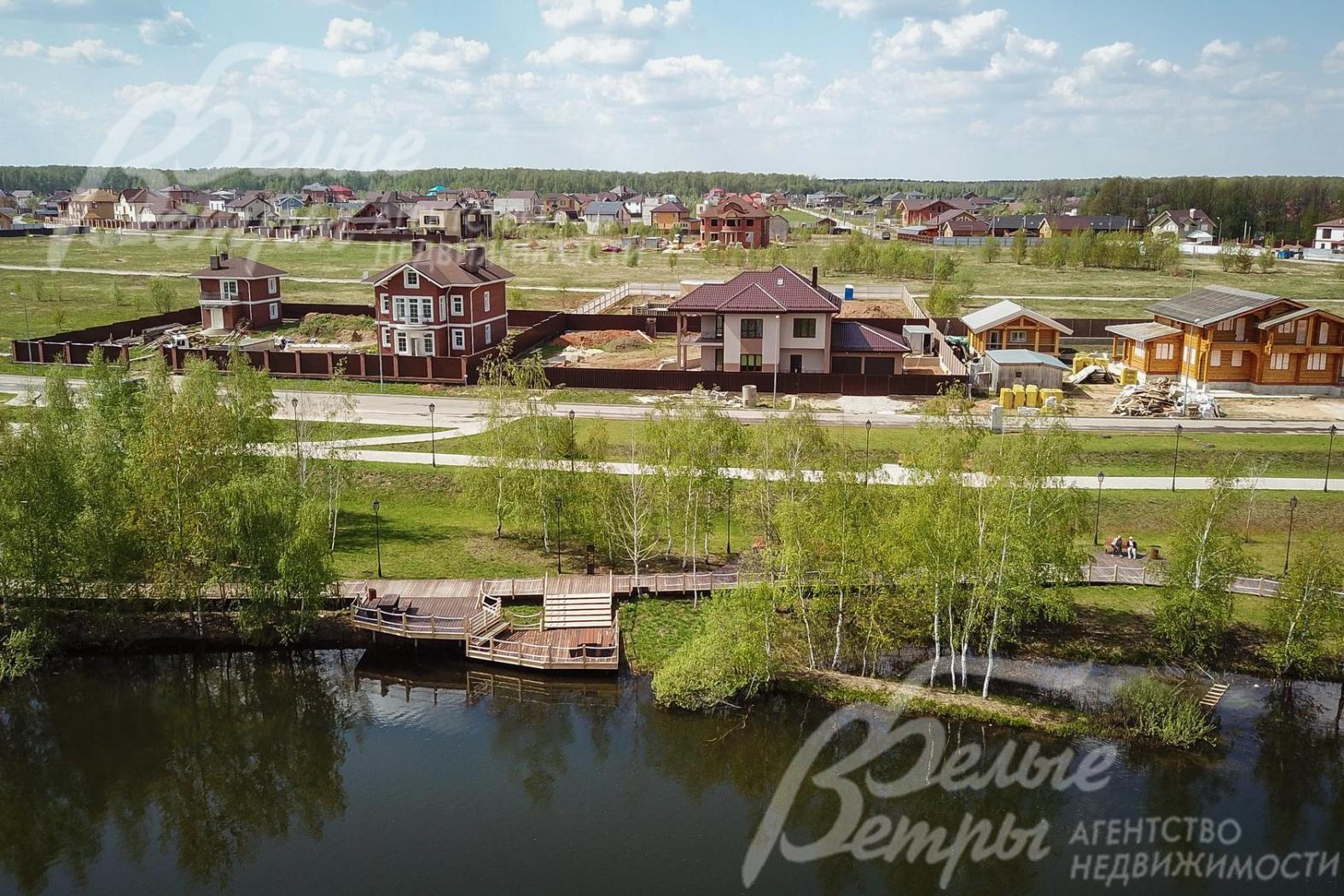 Коттеджный поселок Александровы пруды расположен на берегу каскада озер