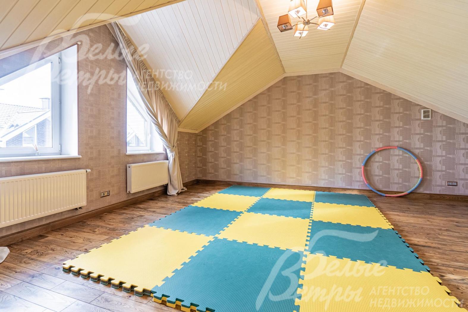 Игровая (бильярдная) на мансарде