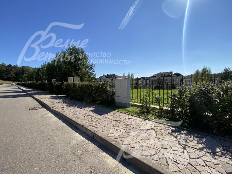 Кованый забор по периметру участка