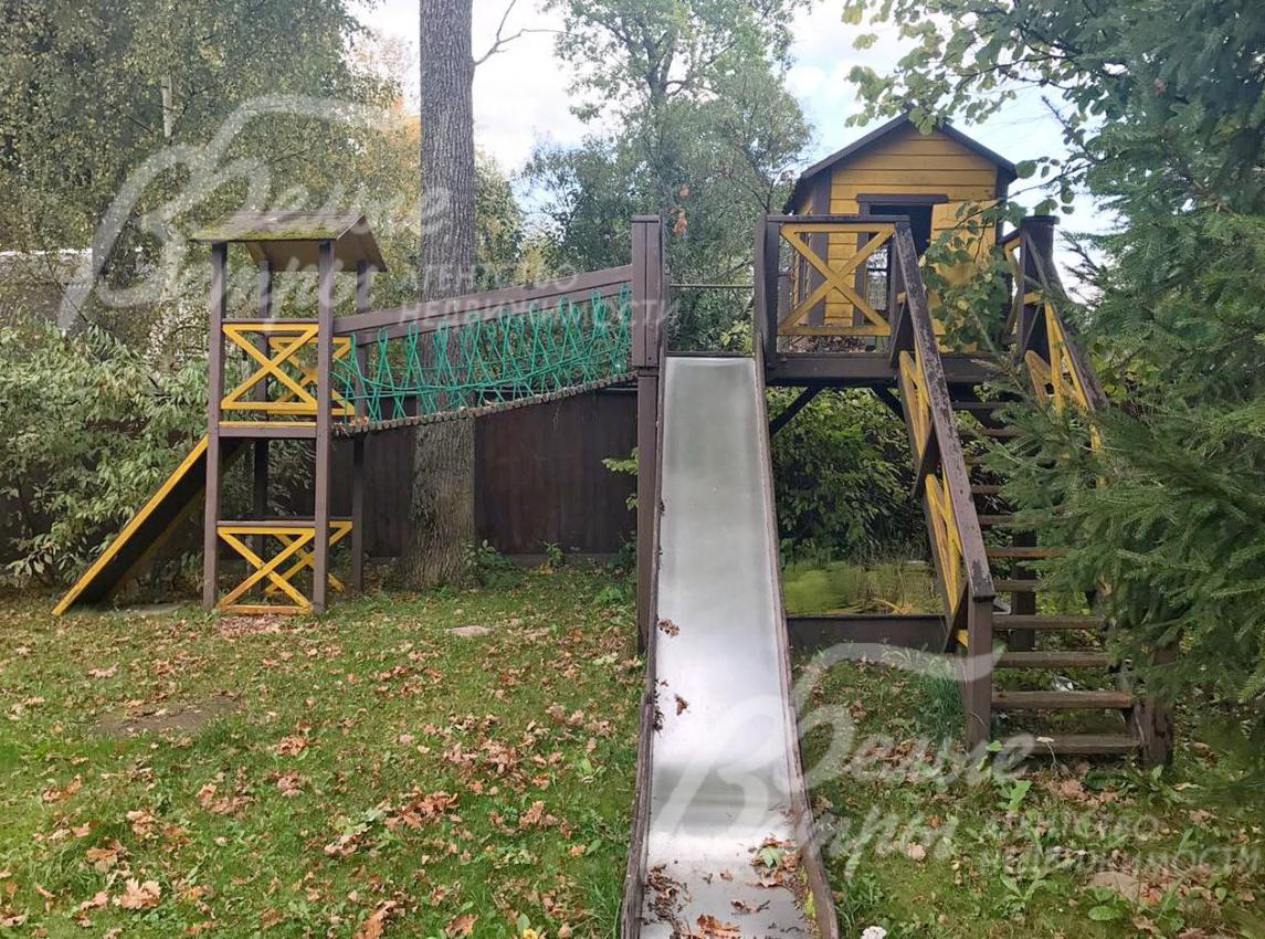 Детская площадка на участке