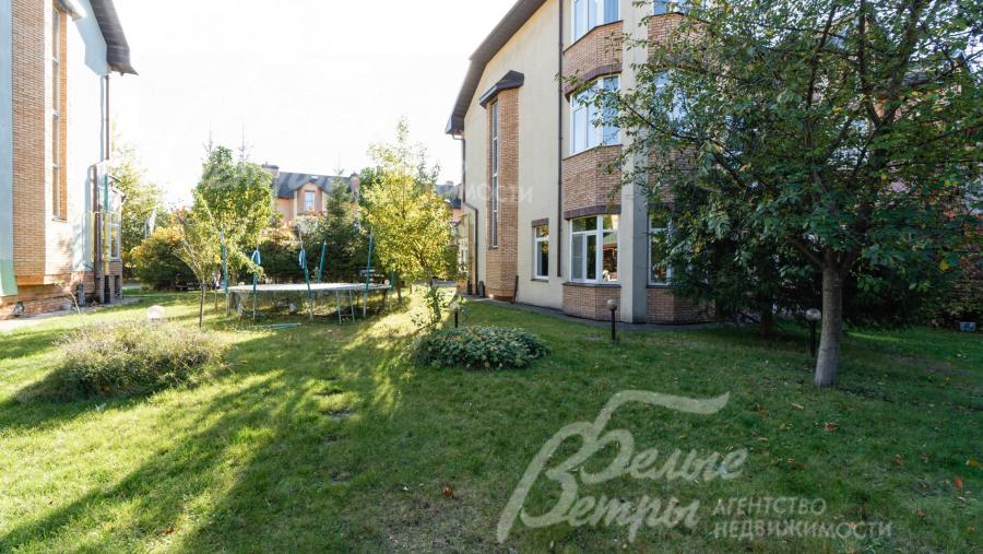 Таунхаус в классическом английском стиле 