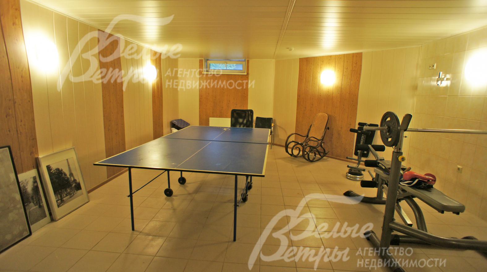 Тренажерный зал в цокольном этаже 40 кв.м