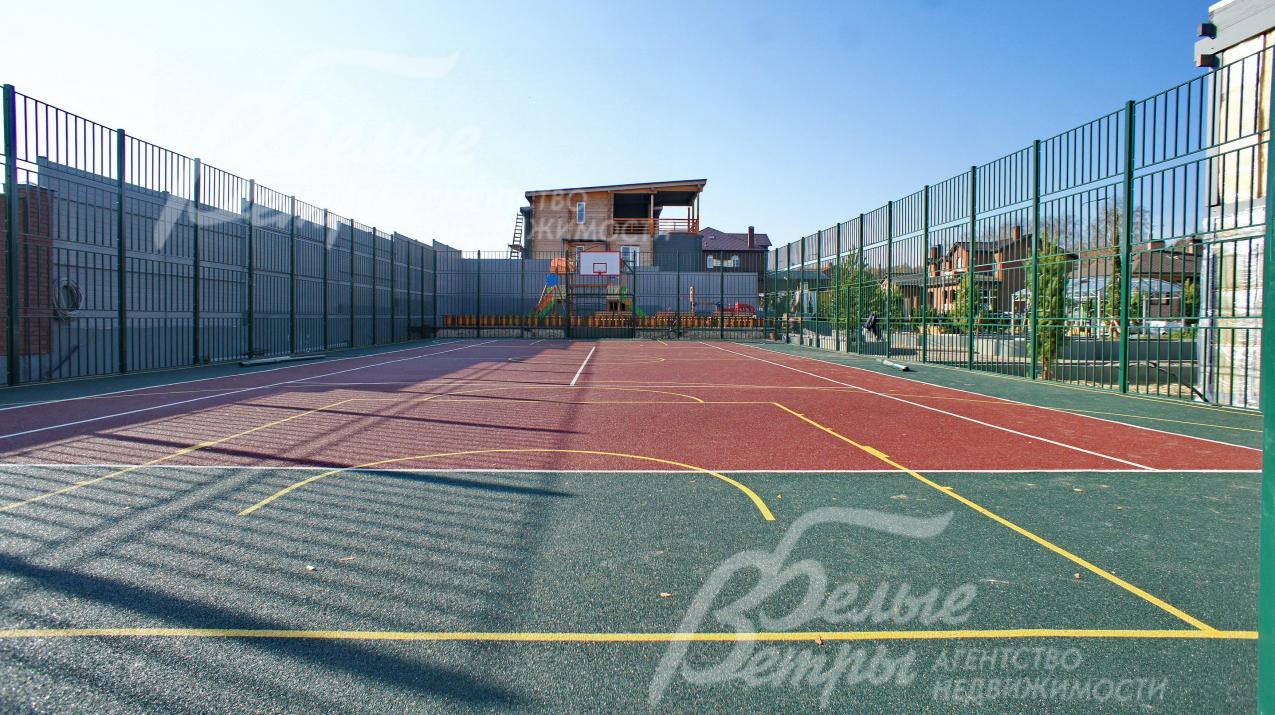 Многофункциональная спортивная площадка в поселке Валуевская Слобода