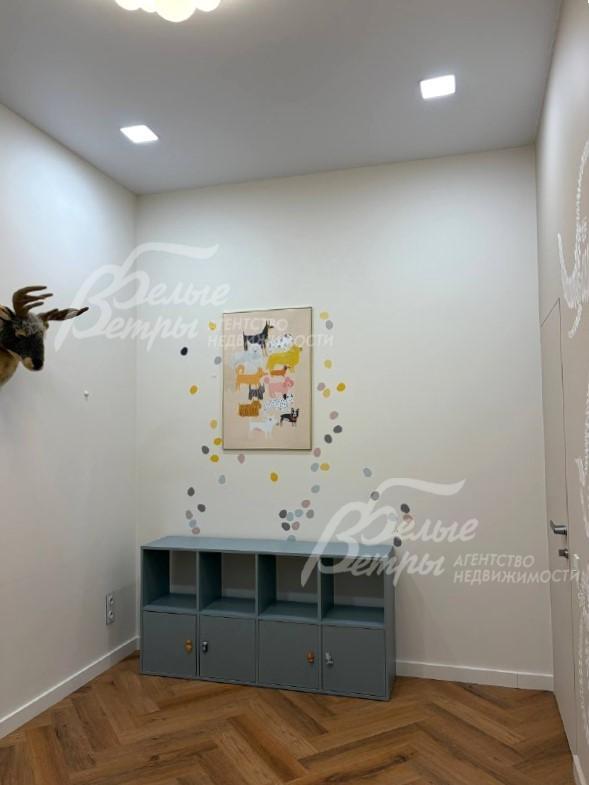 Детская спальня 10.5 кв.м с выходом на балкон 4.5 кв.м