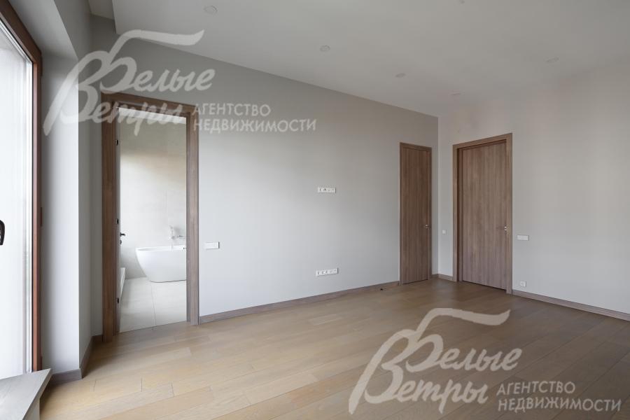 Мастер-спальня с санузлом и гардеробной