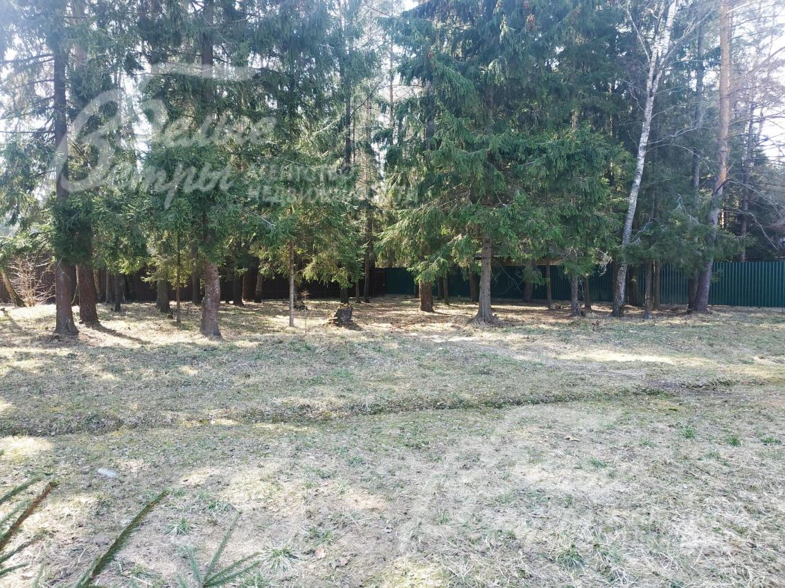 Участок с центральными коммуникациями