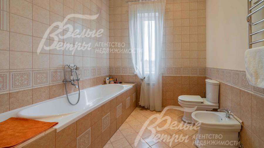 Санузел с ванной на втором этаже