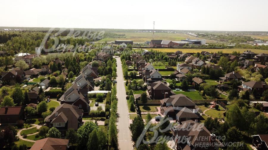 Вид на улицы поселка Ильичевка