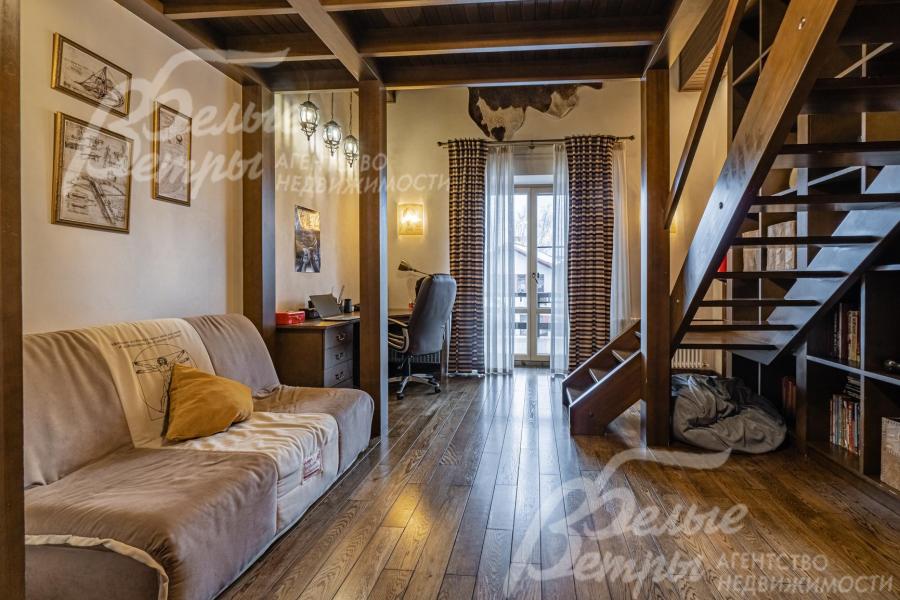 Спальня 22 кв.м с санузлом и вторым уровнем 