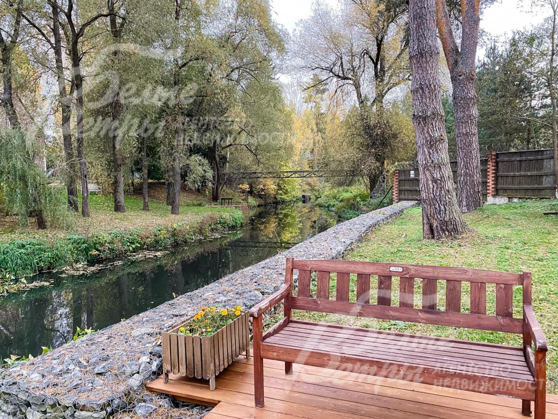 Благоустроенная набережная с зонами отдыха