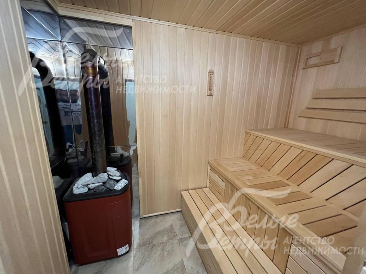 Сауна в здании гаража.
