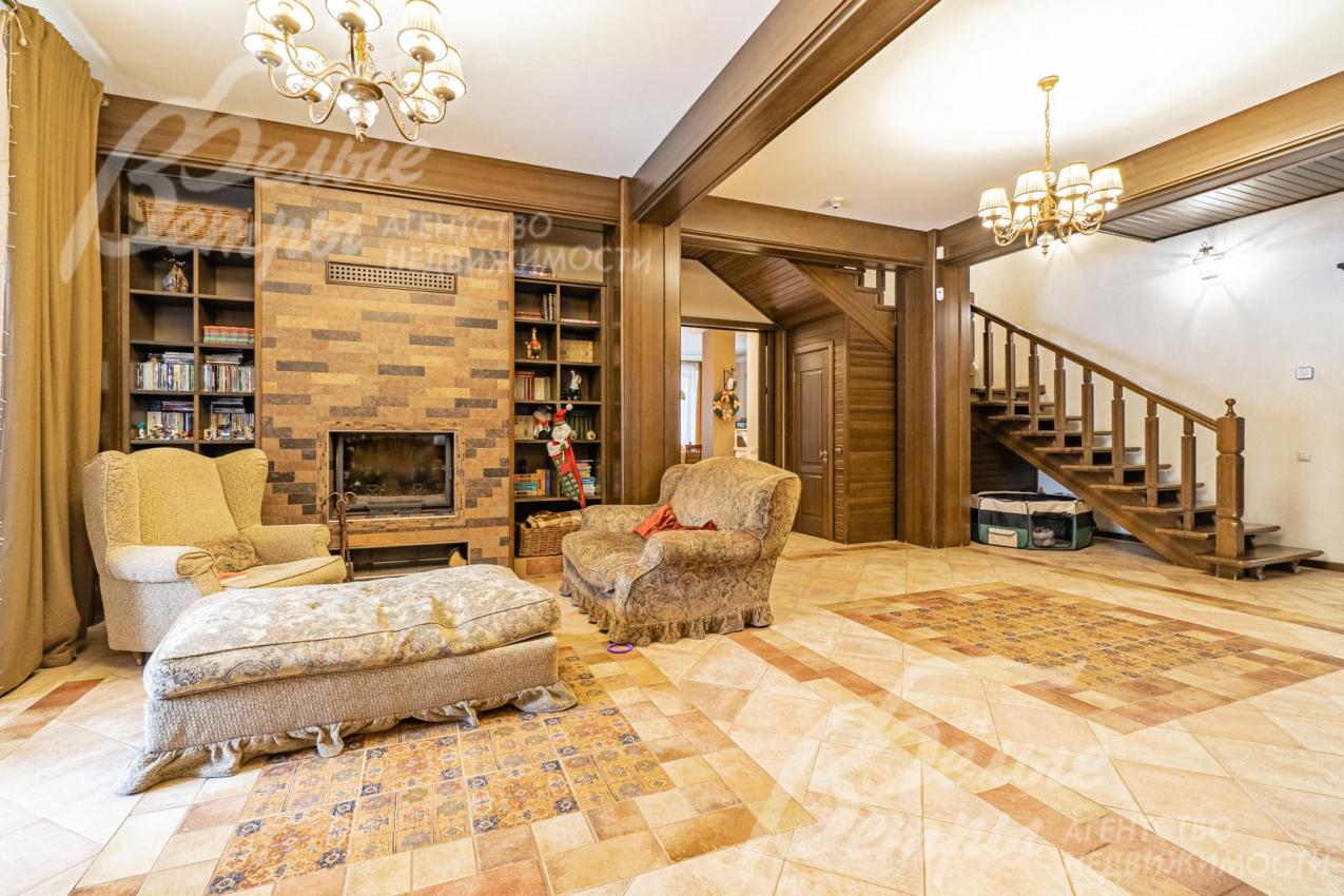 Гостиная с камином