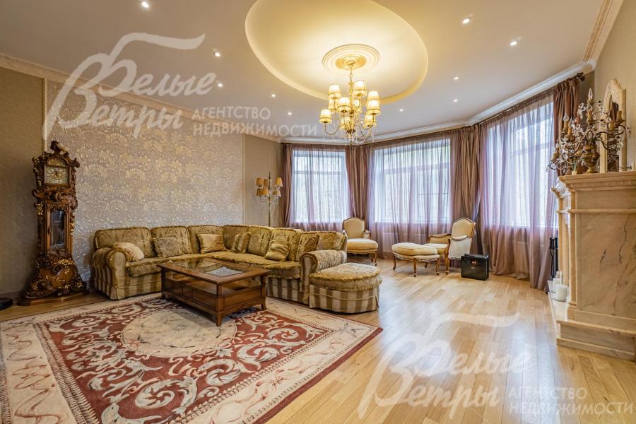 Гостиная 39 кв.м с камином