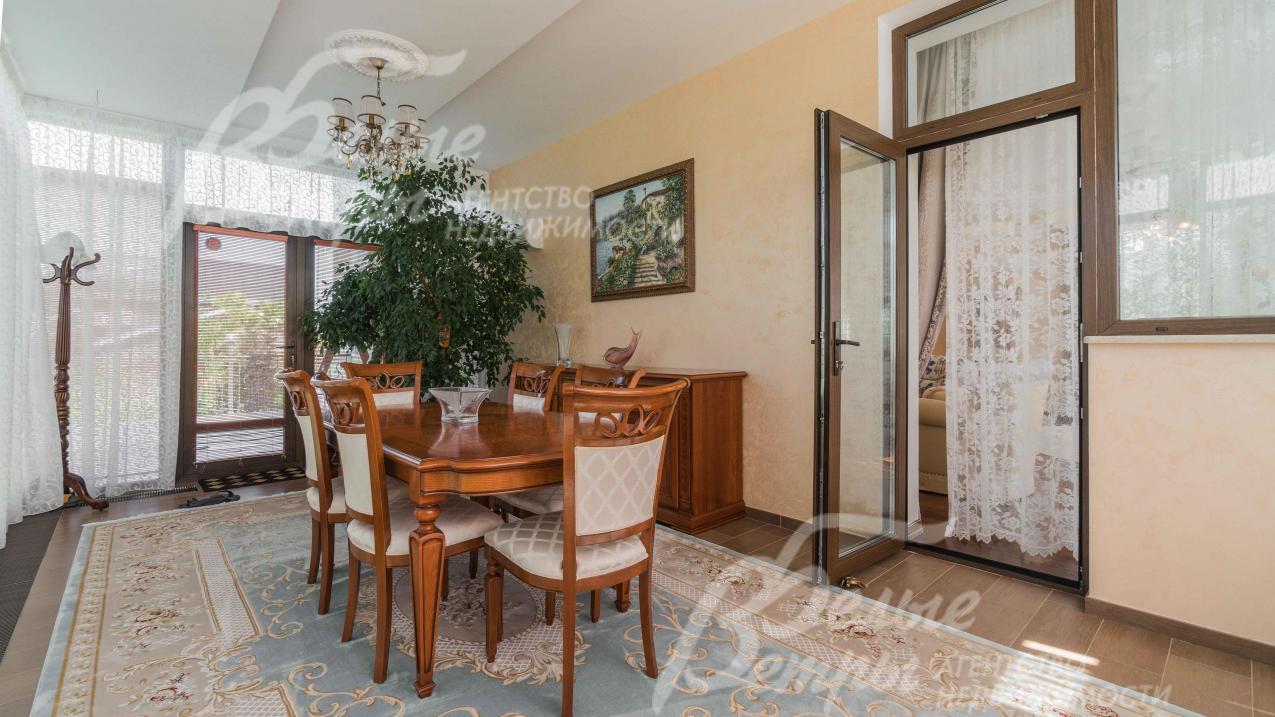 Столовая площадью 25 кв.м