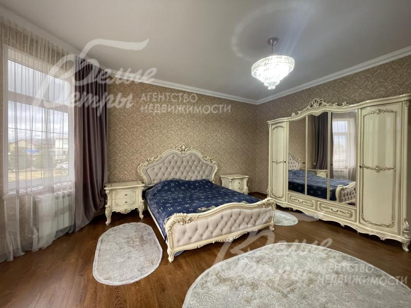 В доме 4 спальни